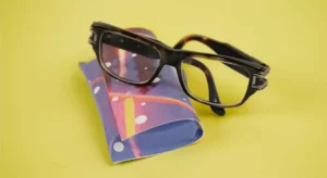 etui &agrave; lunettes en b&acirc;che recycl&eacute;e: confection eco-responsable made in france